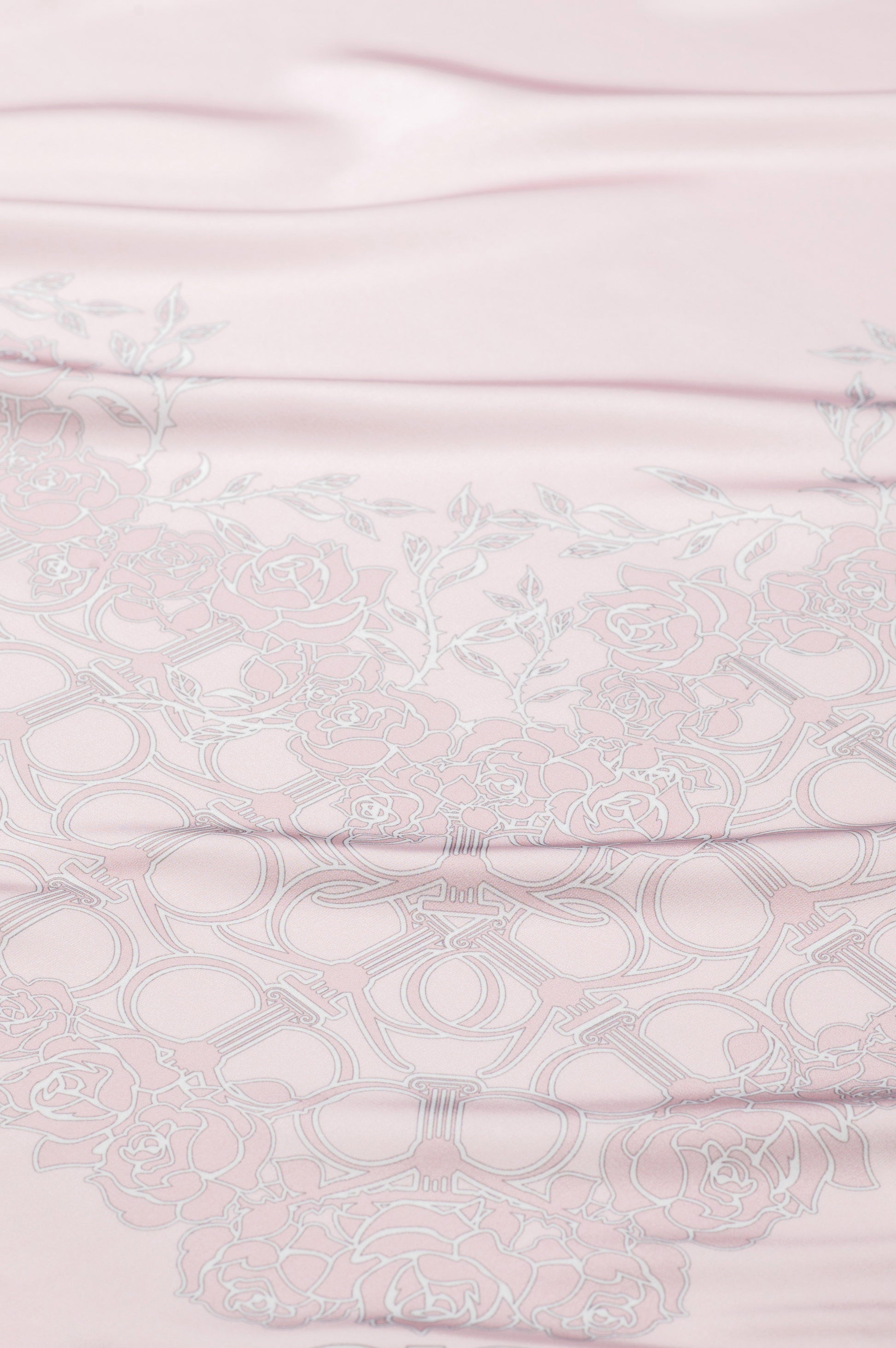 RR BASIC Roma Rose Satin Scarf in Peach