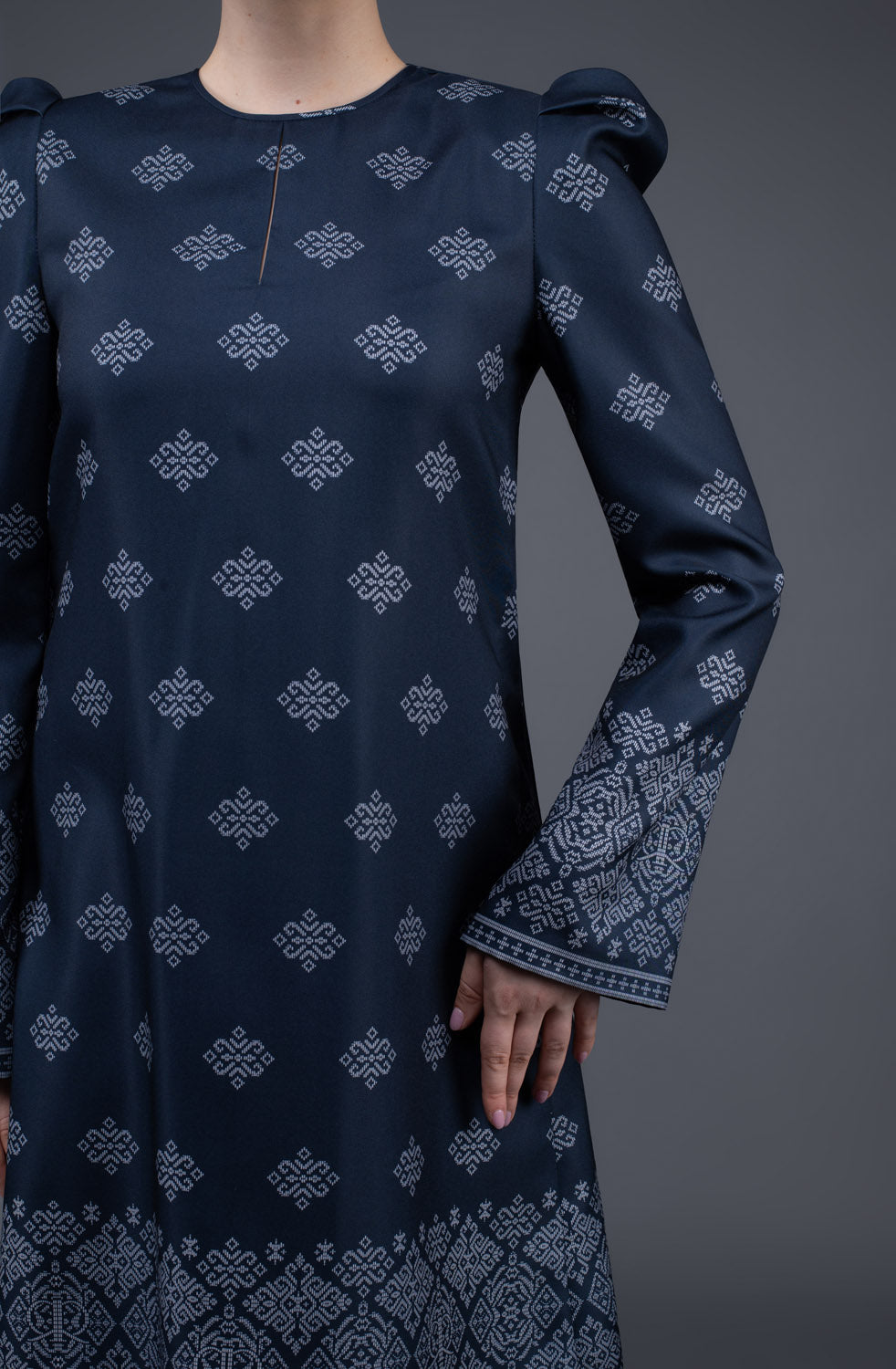 RR Baju Kurung Pahang Songket in Navy Silver